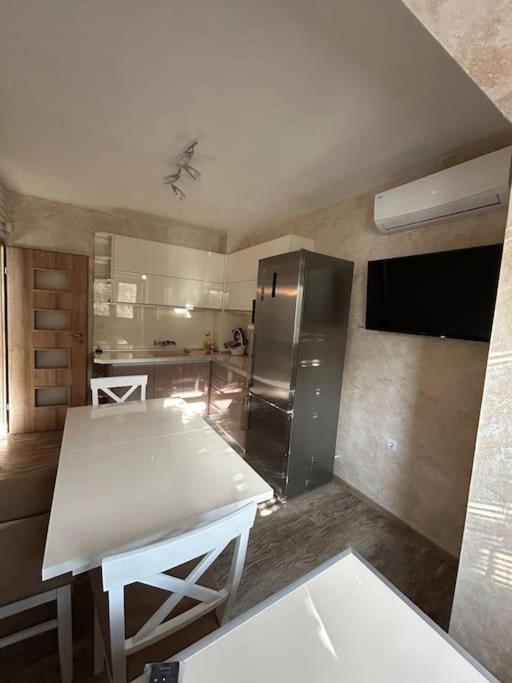Luxurious Flat Pleven Centerアパートメント エクステリア 写真